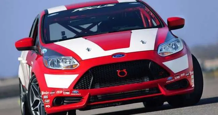 Ford: a Los Angeles la Focus Race Car Concept