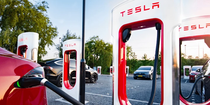 Tesla: pronta la ricarica veloce a 250 kW