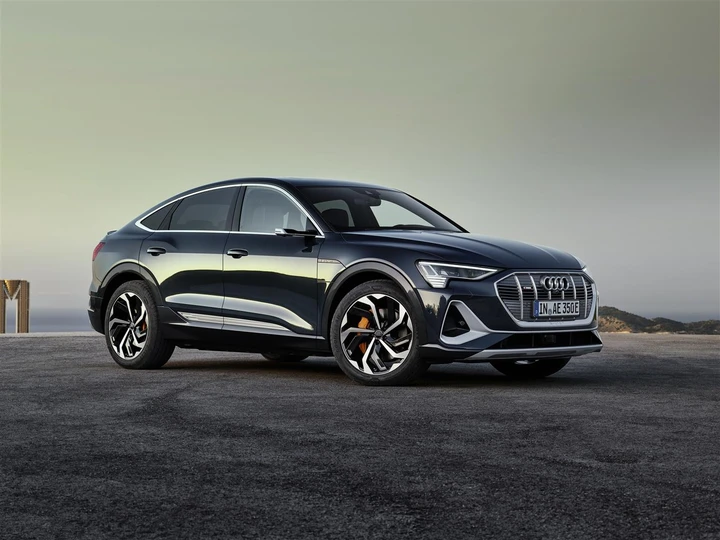 Audi e-tron Bridge: il noleggio flessibile che avvicina all’auto elettrica