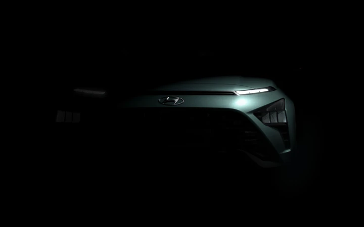 Hyundai Bayon, diramate le immagini teaser del nuovo SUV compatto