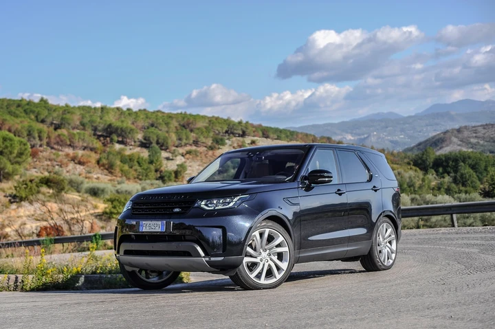 Land Rover Discovery 3.0 TD6 First Edition: la prova su strada