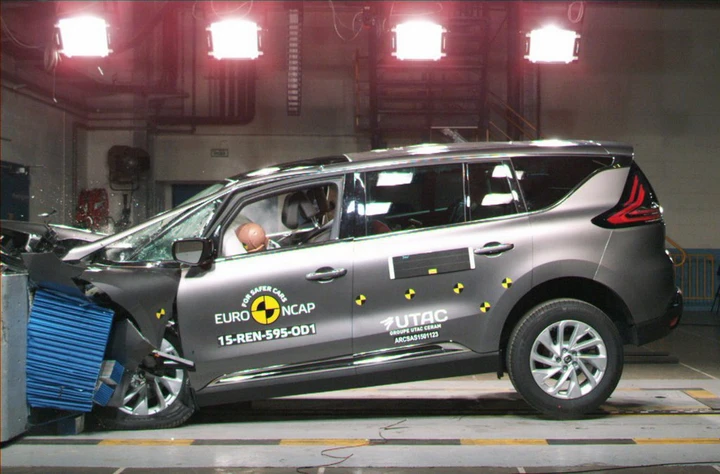 Crash test Ncap aprile 2015: Espace e Vitara a 