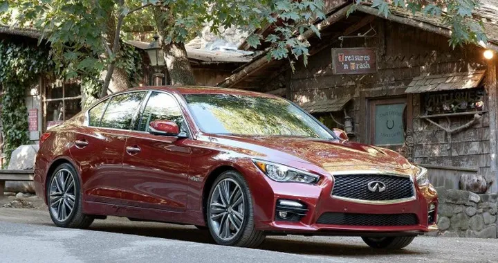 Infiniti Q50: nuovo motore 2.0 turbo a benzina