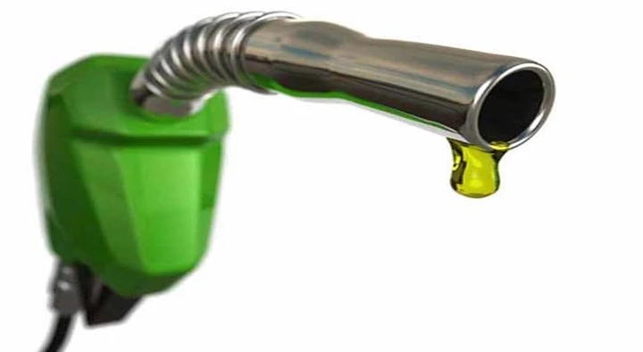 È Pasqua: il carburante aumenta
