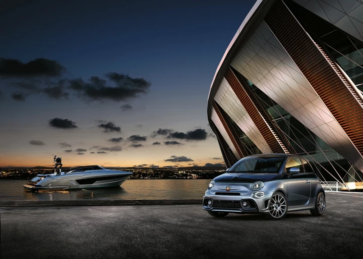 Abarth 695 Rivale, edizione speciale dal sapore nautico