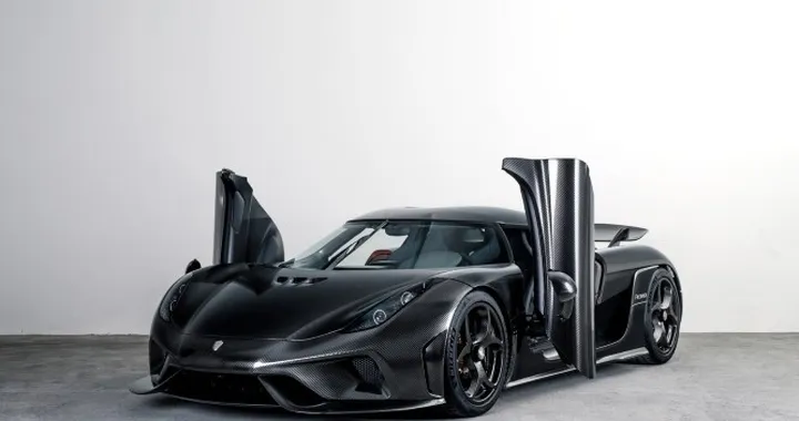 Koenigsegg Regera: adesso anche Naked Carbon