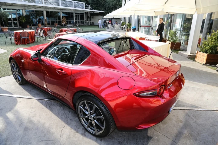 Mazda e Andrea Golino: missione Golfinger