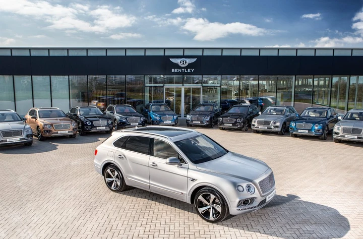 Bentley Bentayga: consegnati i primi esemplari