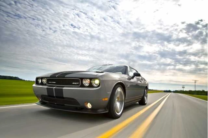 Dodge Charger e Challenger SRT8 2012