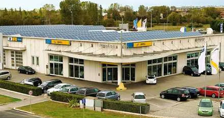 Apre la concessionaria Opel a emissioni zero
