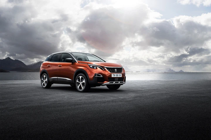 Nuova Peugeot 3008, immagini ufficiali
