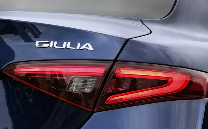 Alfa Romeo Giulia Coupé: la vedremo al Salone di Parigi?