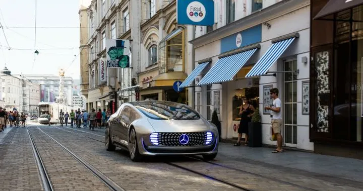 Mercedes F 015 Luxury in Motion arriva in Europa