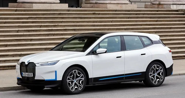 Bmw iX: tecnologia, motori elettrici, autonomia