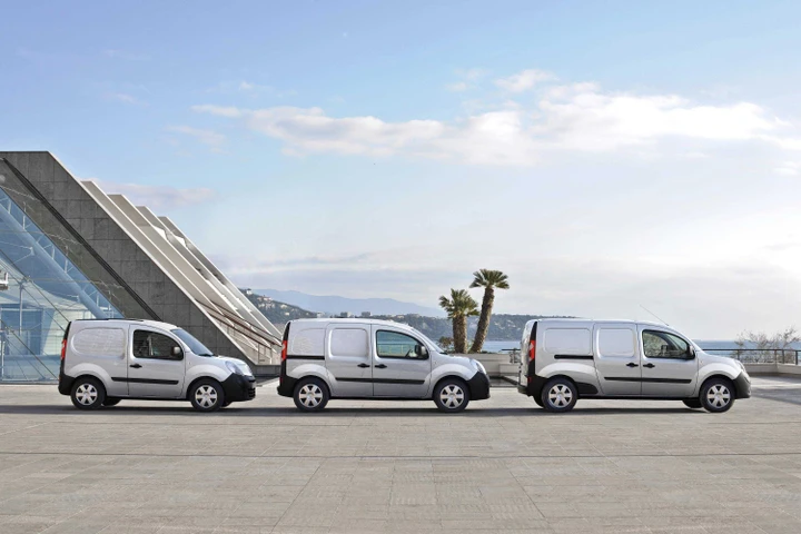 Renault: nuovi Kangoo Express Maxi e Trafic