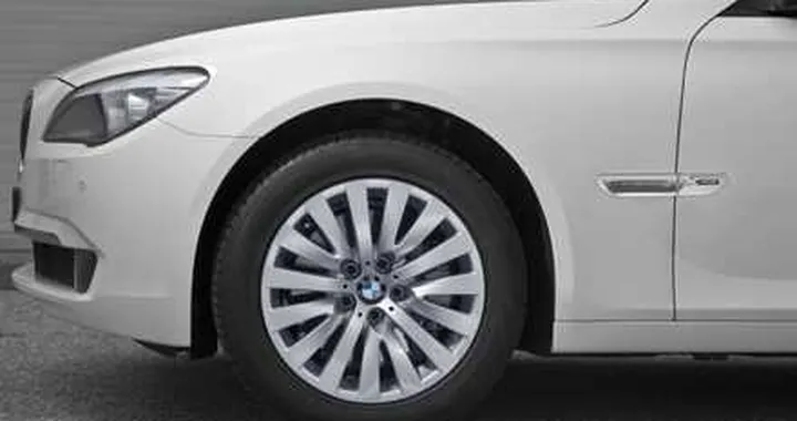 La BMW Serie 7 diventa 4x4