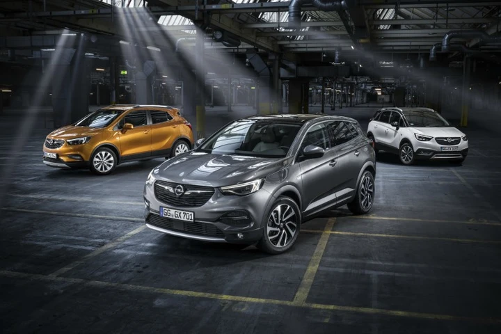 Opel: con Crossland e Grandland si completa la gamma X