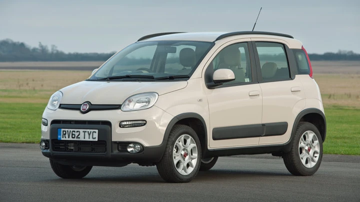 Auto, in Italia ad aprile è boom di vendite