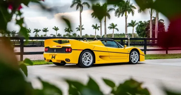 Ferrari F50 di Ralph Lauren: il giallo dei sogni all’asta di Monterey