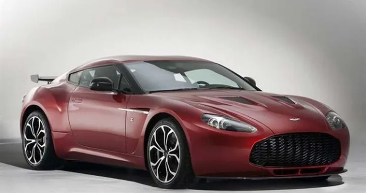 Aston Martin V12 Zagato: in vendita a 485.000 euro