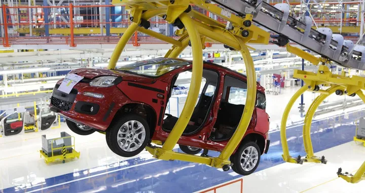 Mercato auto a dicembre: leggero calo del 3,2%, ma il 2017 cresce del 7,9%