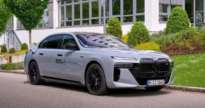 Batterie a stato solido: BMW e Mercedes accelerano sulla tecnologia solid-state
