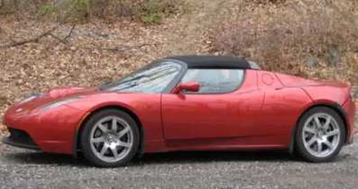 Tesla Motors richiama 439 Roadster