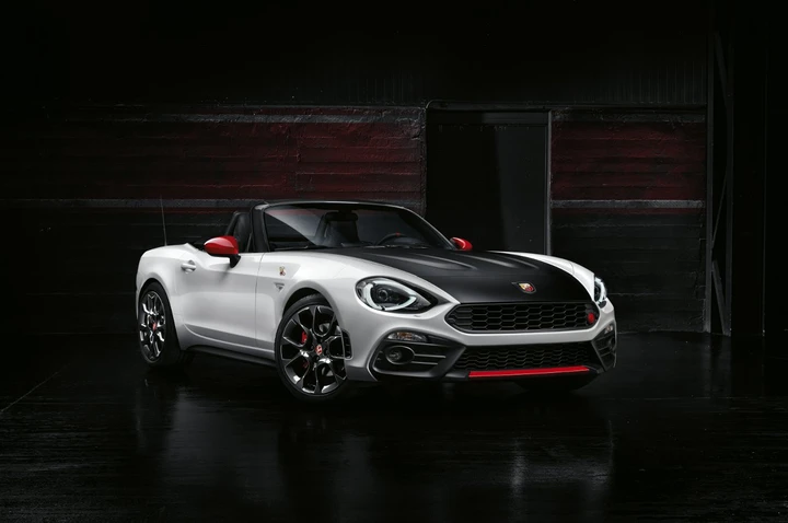 Abarth 124 Spider e 124 Rally: immagini ufficiali