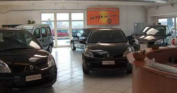 Mercato auto agosto: l'usato tiene, il nuovo no