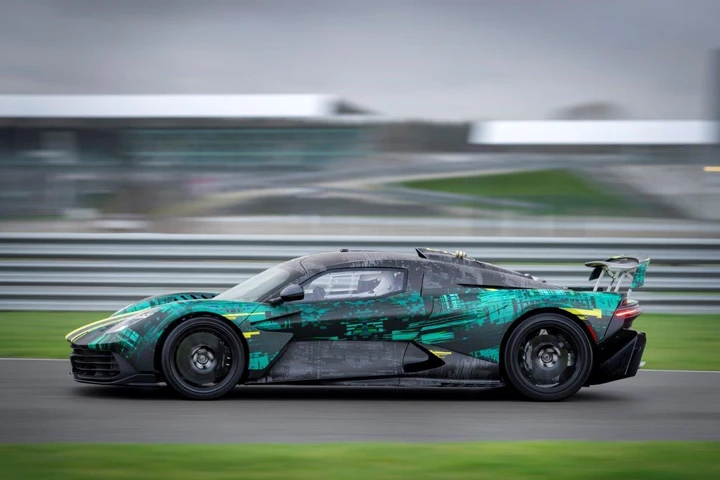 Aston Martin Valhalla prototipo foto