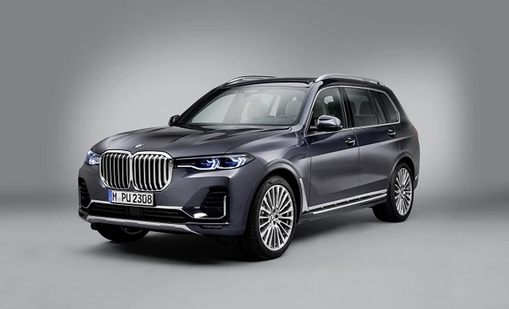 Bmw X7: svelato il nuovo maxi SUV a sette posti