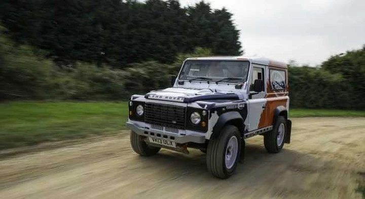 Land Rover: al via il rally Defender Challenge