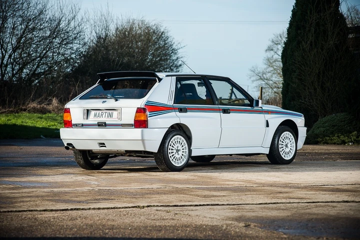 All'asta una Lancia Delta Integrale HF Martini, mai usata