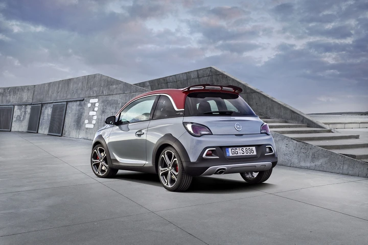 Opel Adam Rocks S: le immagini ufficiali