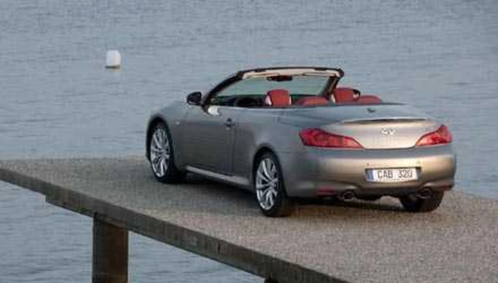 Infiniti G37 Cabrio: lusso giapponese da 53.900 euro