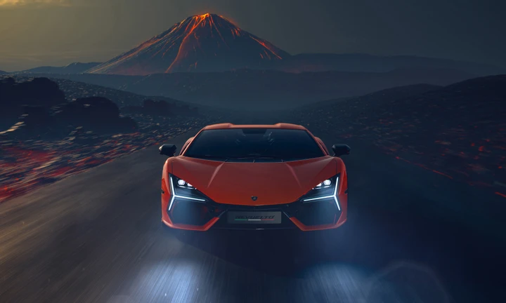 Lamborghini Revuelto: le foto ufficiali