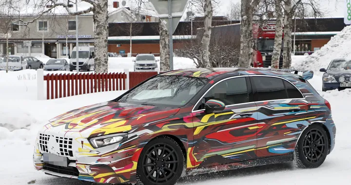 Nuova Mercedes A 45 AMG: le foto spia
