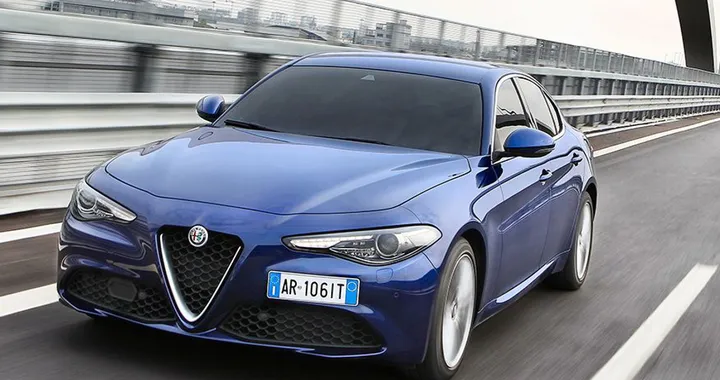 Alfa Romeo Giulia 2.0 turbo benzina: prezzi da 40.500 euro