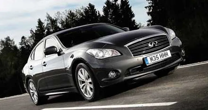 Infiniti M35h GT: ibrida da 364 CV