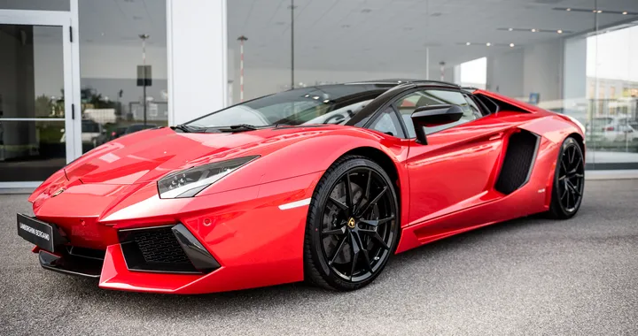 Lamborghini Aventador: prodotti 5.000 esemplari