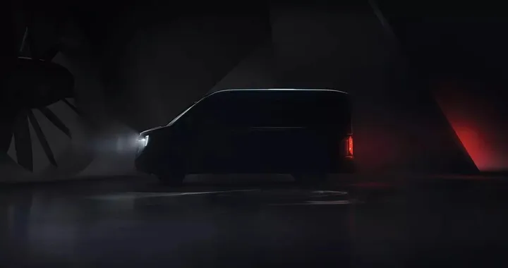 Renault Master 2024 svela la sua silhouette in attesa della presentazione