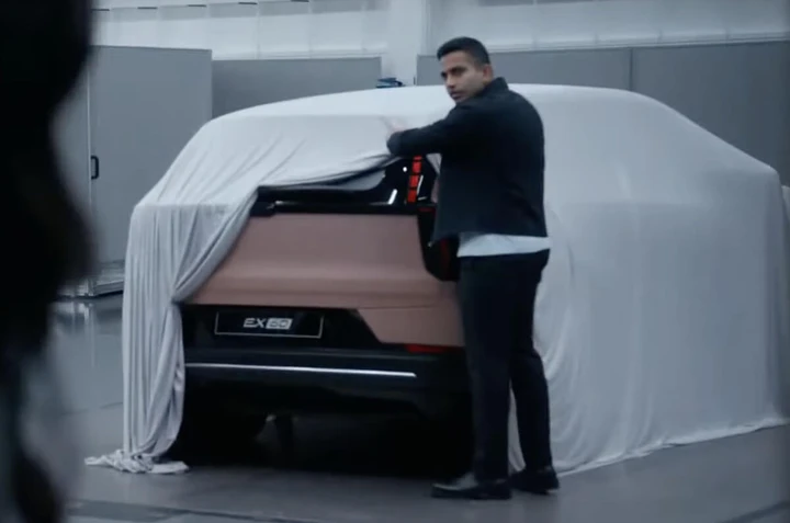 Volvo EX60: debutto ufficiale previsto per il 2026