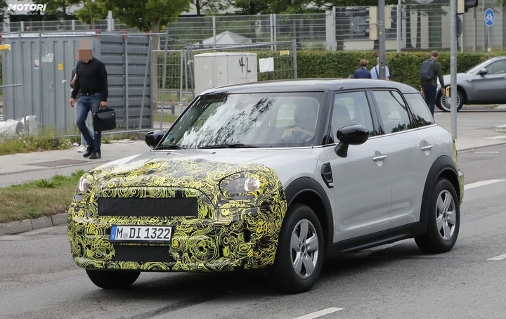 Mini Countryman restyling: le foto spia