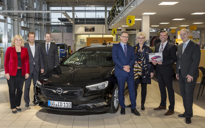 Opel Insignia: consegnato l'esemplare numero 1.111.111