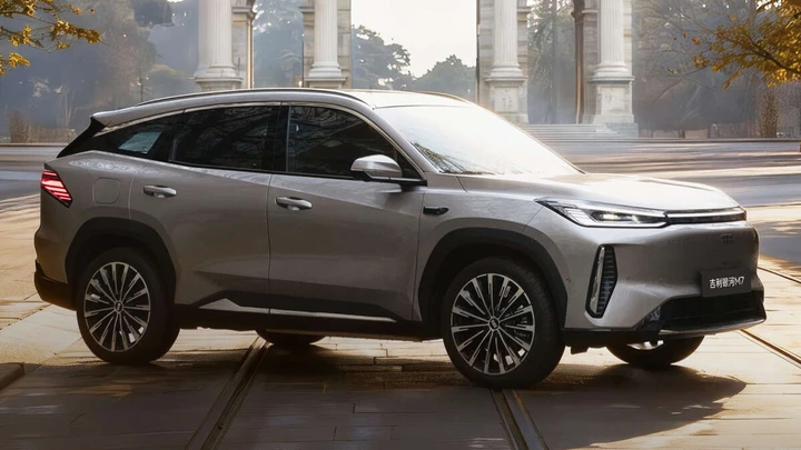 Geely Galaxy M7: il SUV plug-in da 225 km di autonomia elettrica