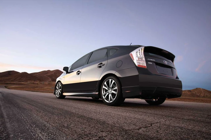 Toyota Prius con Plus Performance Package