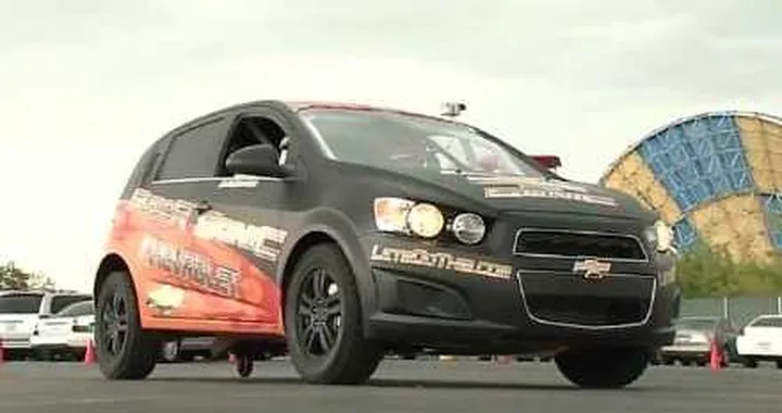 Chevrolet Aveo: spettacolare salto con avvitamento