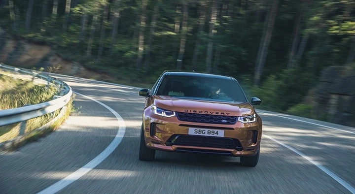 Range Rover Evoque e Discovery Sport 2021: caratteristiche e motori ibridi
