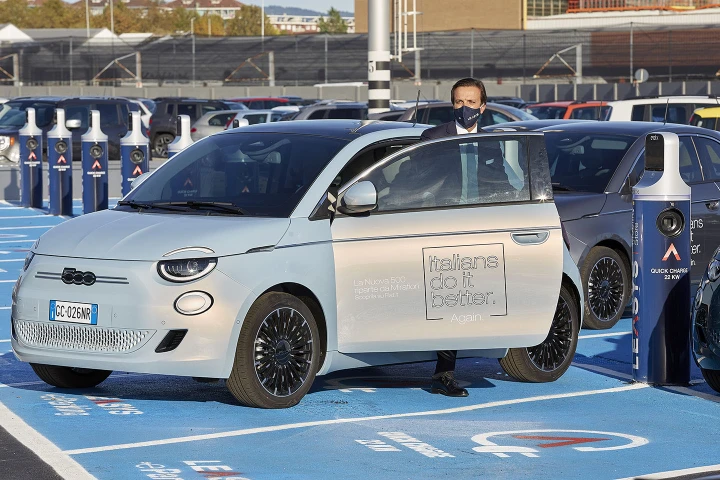 Fiat 500 elettrica: car sharing LeasysGO!