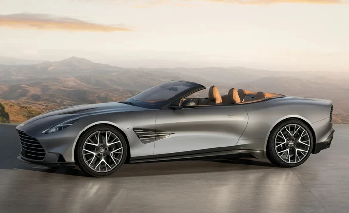 Aston Martin Vanquish 25: solo 50 esemplari per celebrare un'icona V12